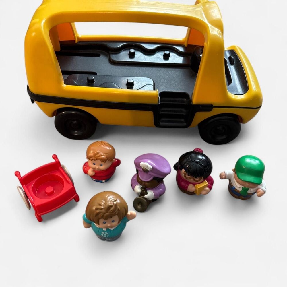 Vintage 2002 Little Tikes Toddle Tots Yellow SCHOOL BUS #0813 w 5 Figures